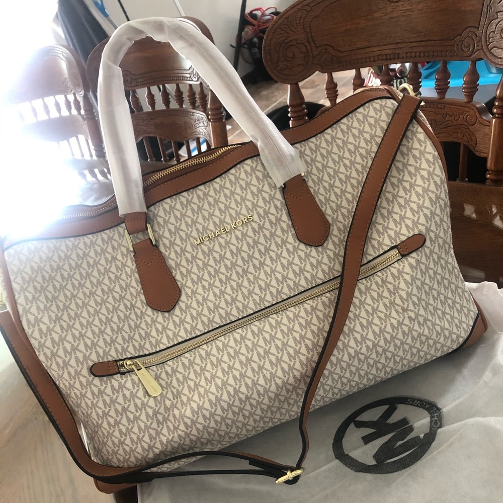 MICHAEL KORS TRAVEL BAG